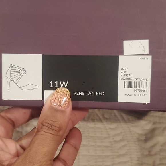 Red Heels - Picture 3 of 5